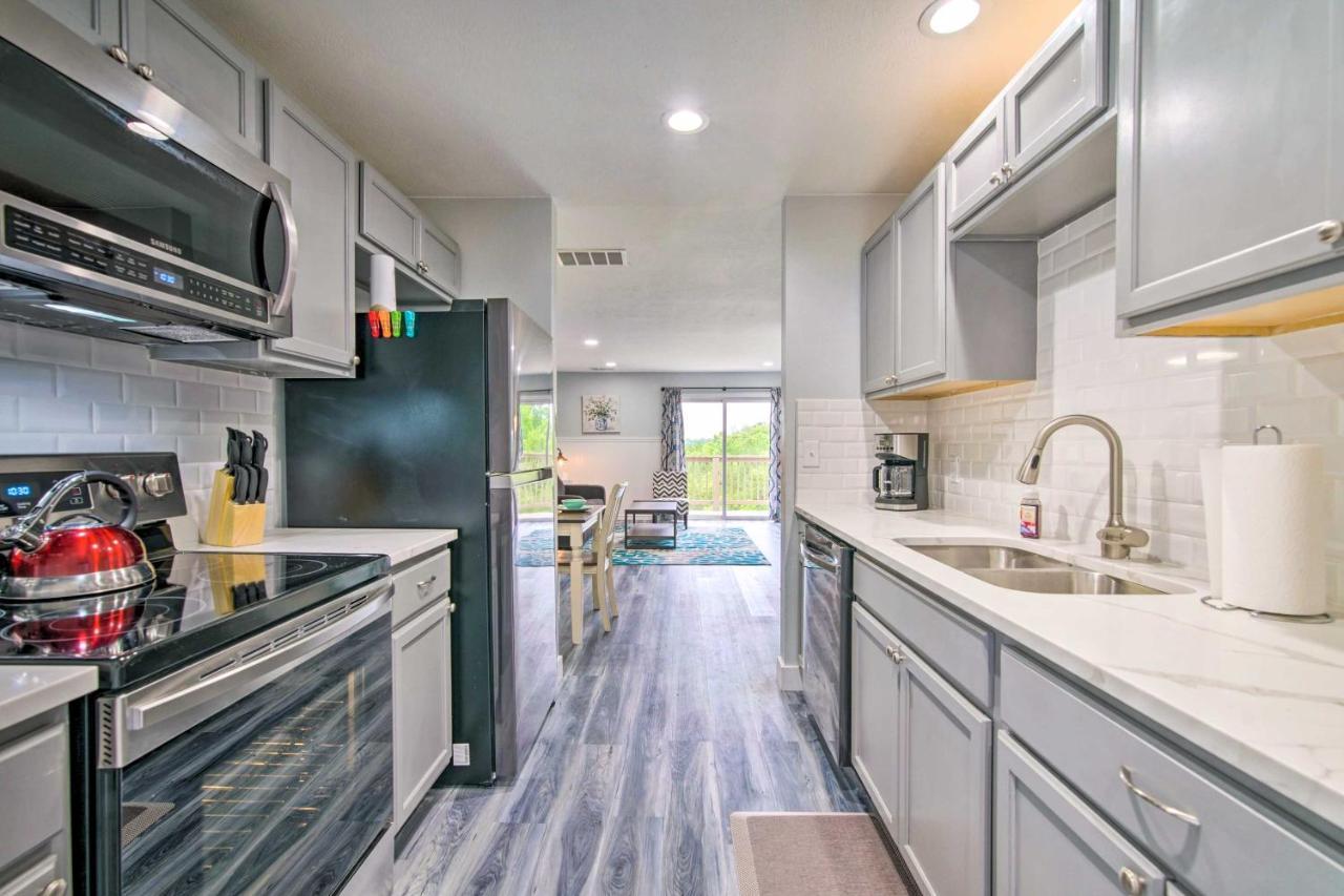 Cozy Branson Condo With Balcony And Mountain Views エクステリア 写真