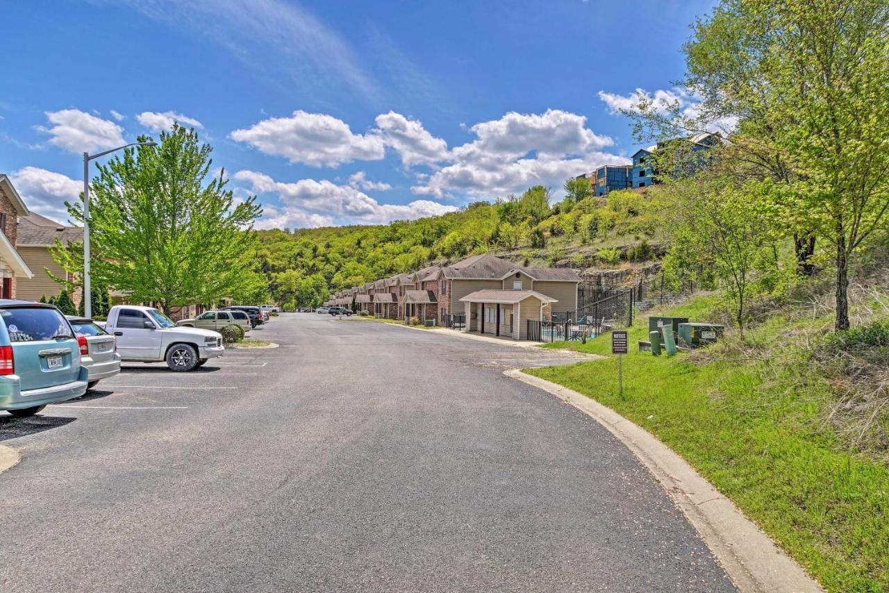 Cozy Branson Condo With Balcony And Mountain Views エクステリア 写真